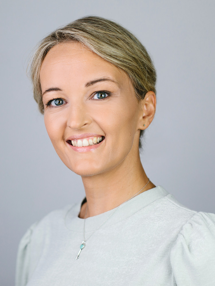 Dr. Andrea Aumann-Fast